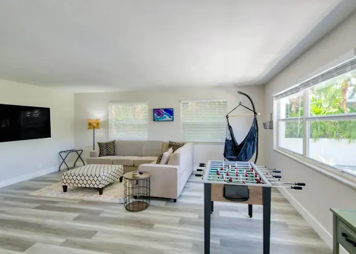Dog Friendly Beach Condo With Hot Tub And Firepit