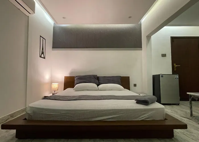 Cozy 2-Bed Portion At Gulshan Iqbal Blk 7