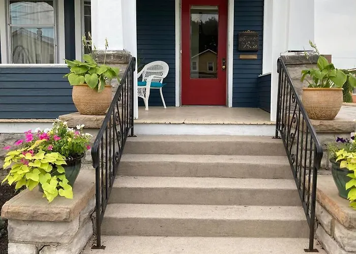Fiesinger House - Private 3-Bd Unit In Historic Home, Downtown Sandusky