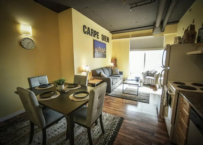 2 Full Beds, Near Rogers Place Downtown Central, Memorable 1 Bedroom Condo