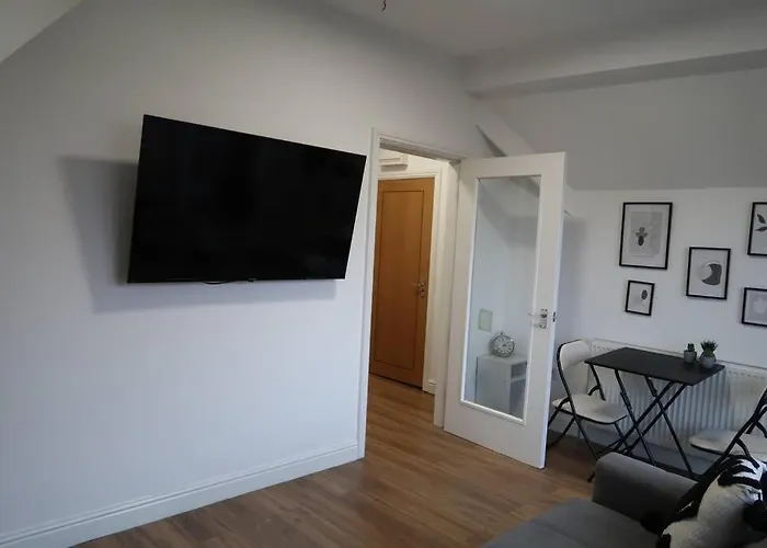 2 Bedroom Scenic Apartment, With Balcony View & Parking