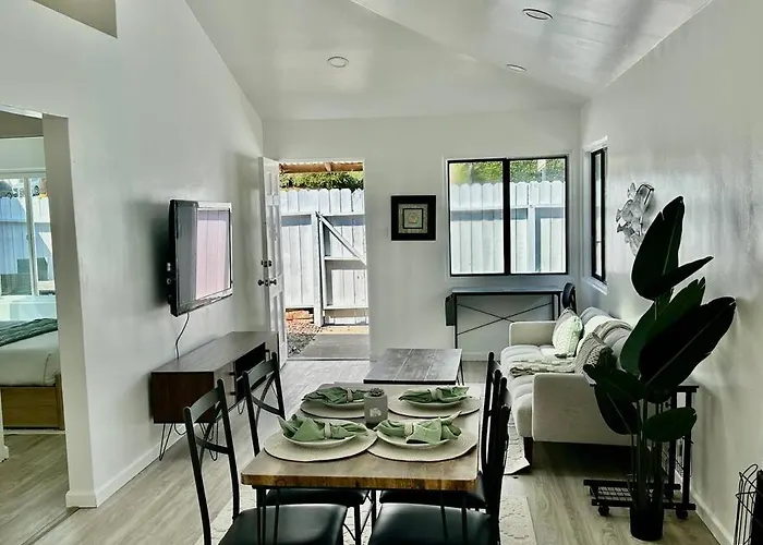 Beachside 2Br Close 2 Sand, Town