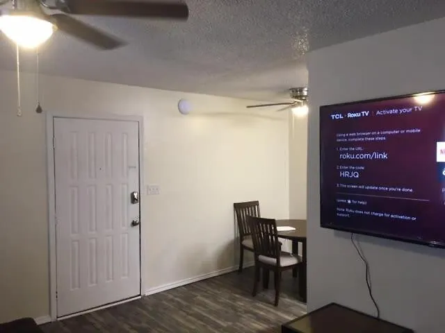 Downstairs One Bedroom Close To Fort Sill!