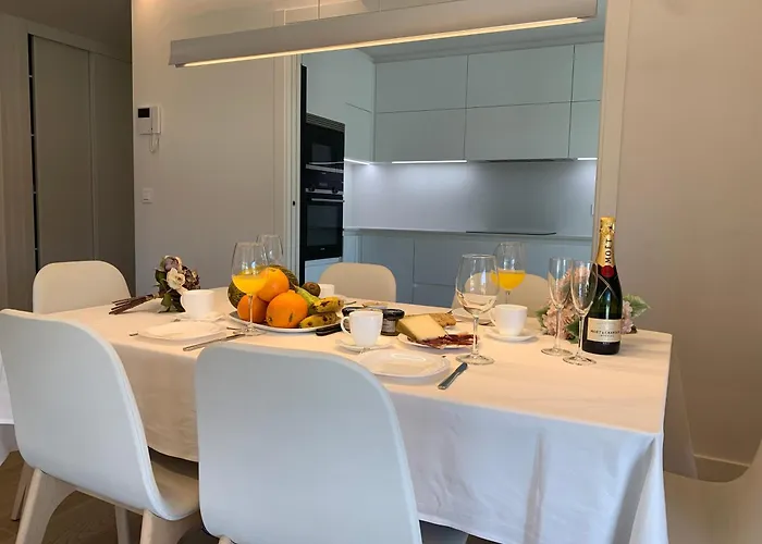 Canelas Premium Nuevos Con Piscina, Amplias Terrazas Y Garaje