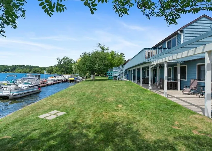 King Suite With Scenic Views At Fife Lake Lodge