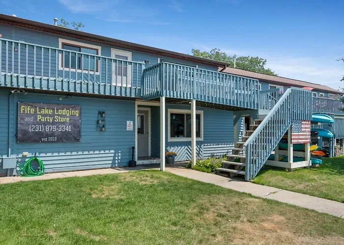 Fife Lake Lodge Multi-Level Suite With Lake Views