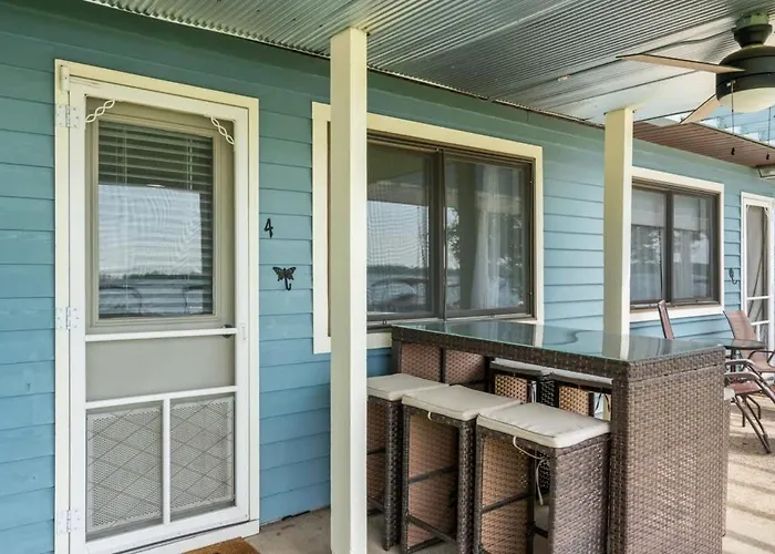Fife Lake Lodge Multi-Level Suite With Lake Views