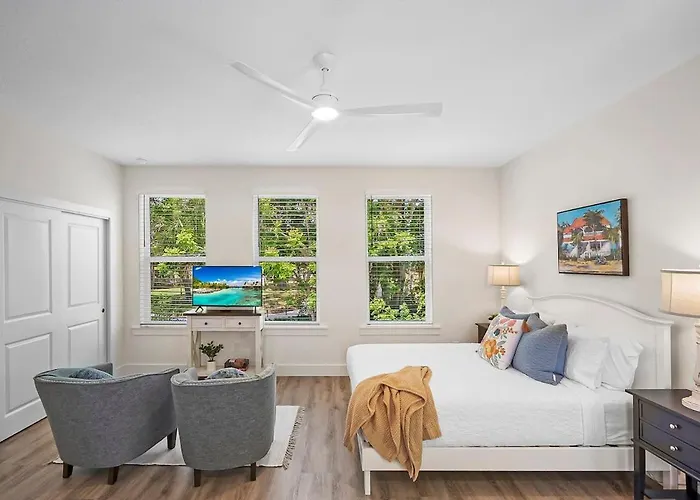 New Private Apt In Uptown St Aug Walk Everywhere