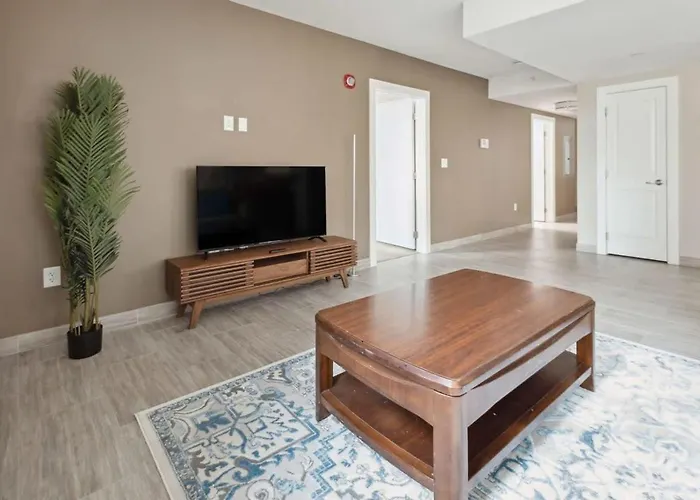 2Br Downtown Luxury Getaway