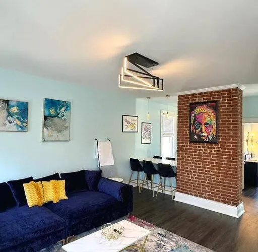Brand New! Walk To All + 12 Mins To Derby!