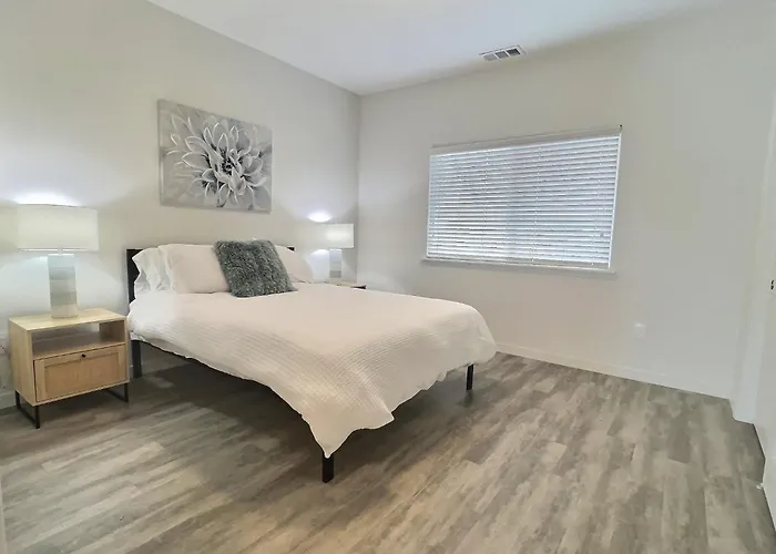 Sonoma Grove Suites