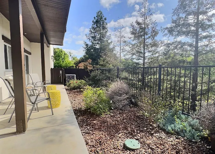 Sonoma Grove Suites