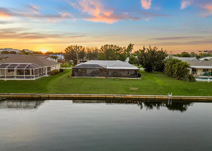 Serenity Waterfront Villa With King Suite, Private Pool, Great Lanai Enclosure And Long Water Views