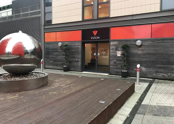 Istay Apartments At Vizion - Fully Equipped Modern Serviced Apartments With Balconies, Superfast Broadband, Free Allocated Parking Space, 24H Security, Rooftop Gardens, Located In Central Mk