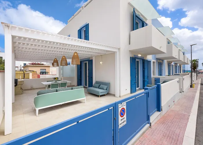 Il Faro E La Luna Beach Apartments