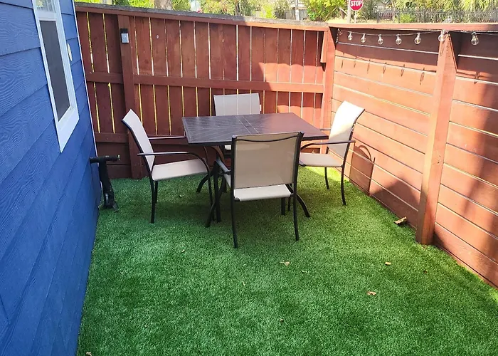 The Gawdy Den With Fast Wifi 2 Minutes From Downtown Houston!