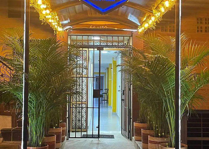 Boutique San Joaquin Plaza