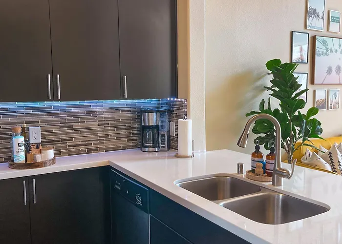 Sunny 1Bdr Centrally Located In Marina Del Rey
