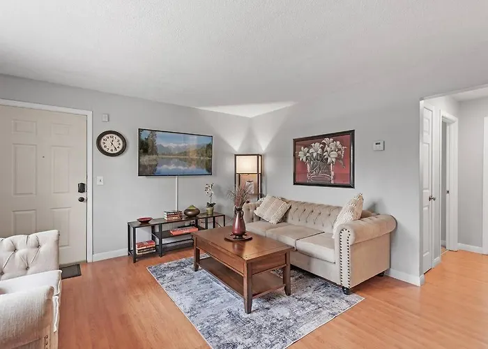 Tranquil 2Br Apt Mpls - 8075 Apt 3