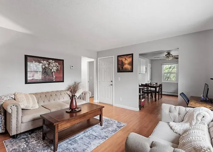 Tranquil 2Br Apt Mpls - 8075 Apt 3