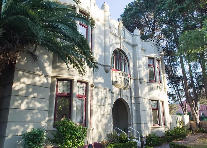 Toorak Manor Free Parking