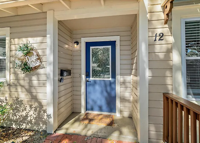 Cozy Uptown Guest House