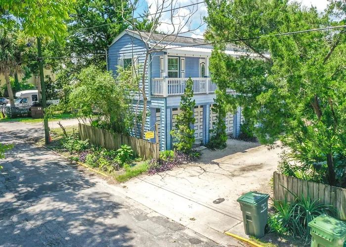 Treetop Cottage - 3 Blocks From Historic District