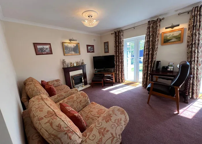 Private Apartment In Windsor