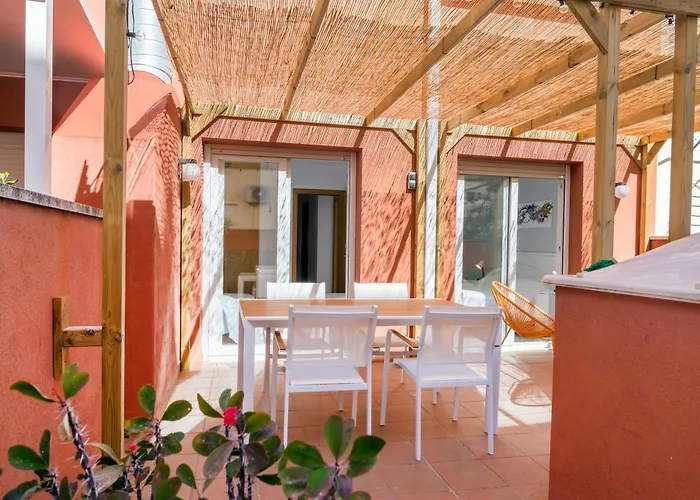 Citadel Oliva 4P Roses, Beach & Centre, Private Parking, Terrace