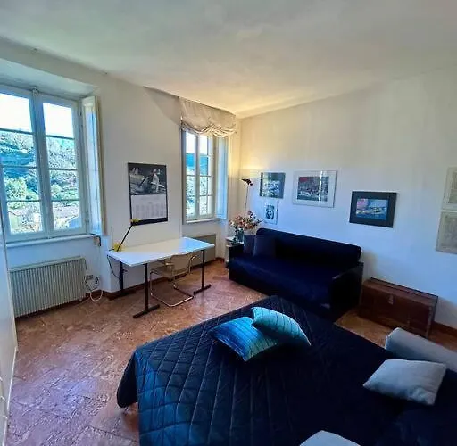 Elegant Apartment Inside Villa Fontana