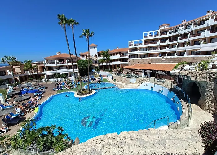 Apartment With Heated Pool & Terrace