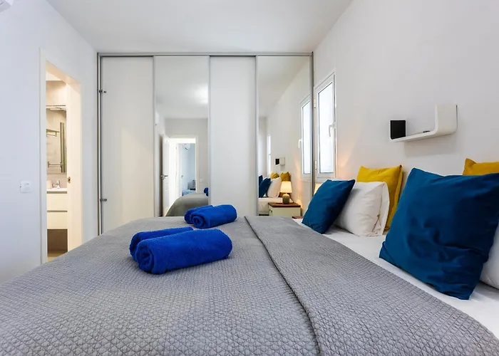 Ocean Panorama - 3 Ac Bedrooms, Private Garage, Pool, 2 Bathrooms, Tv Channels