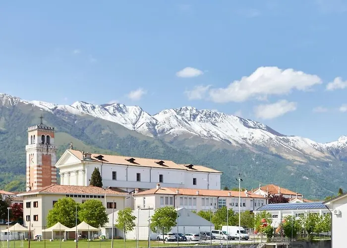 Lux Apartment Aviano Centro Ac Parking