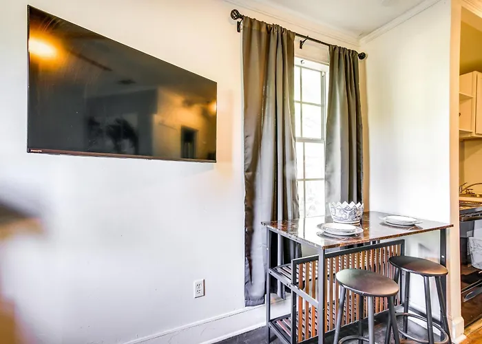 Sleek Couple'S Studio In Clarksdale!