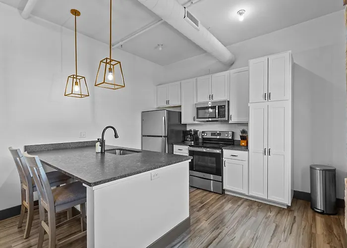 Brick & Bed Riverfront Lofts, Pc 205