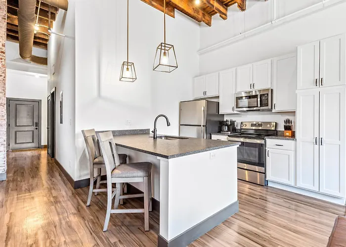 Brick & Bed Riverfront Lofts, Pc 202