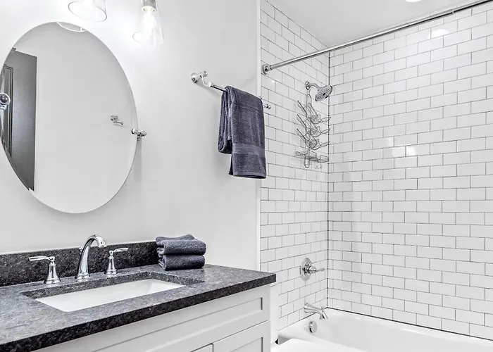 Brick & Bed Riverfront Lofts, Pc 202