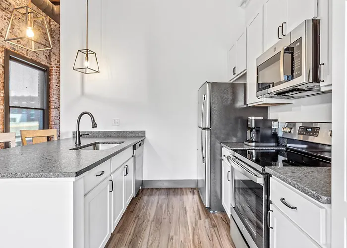 Brick & Bed Riverfront Lofts, Pc 202
