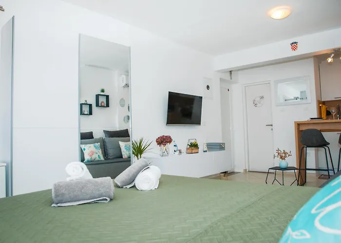 Studio Apartman Mateo