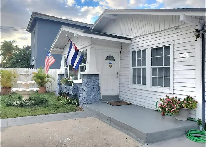 B4 Best Value On Private Bedroom With Private Bathroom In Little Havana, Miami