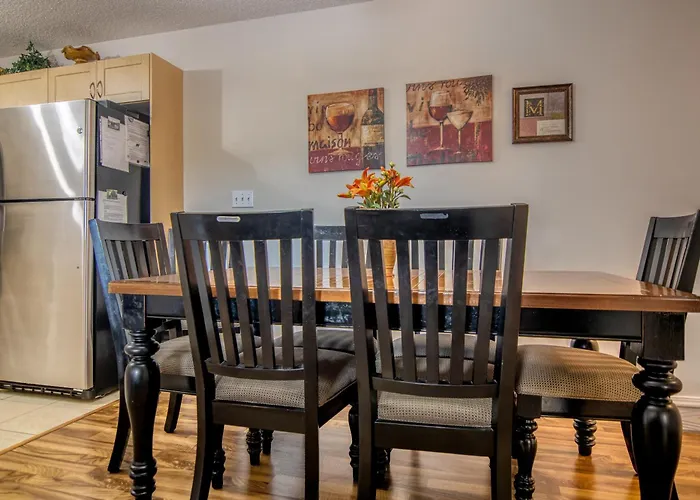 Mountain Getaway Condo - 5 Min Walk To The Beach!