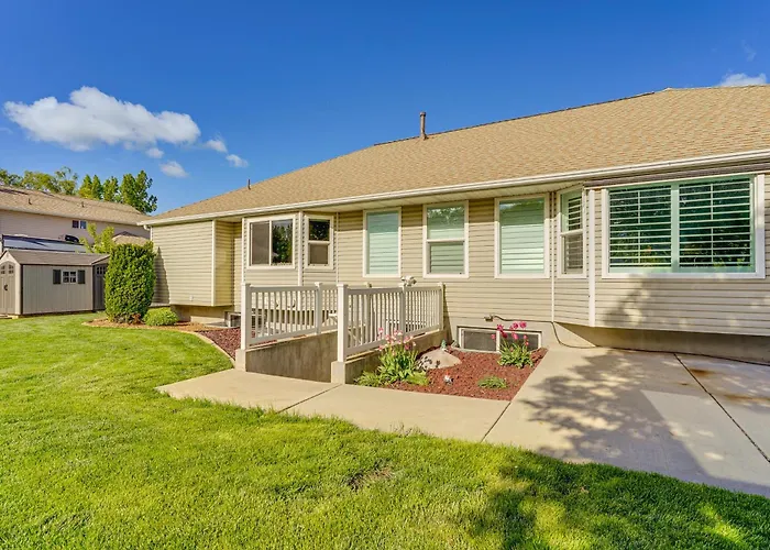 Cozy Kaysville Vacation Rental W/ Mountain Views!