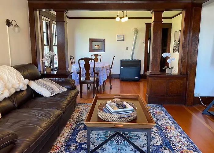Historic Downtown Flat, # 2