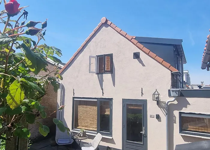 Cottage Near The Beach In The Center.****