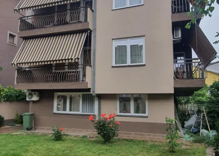 Iris Apartments
