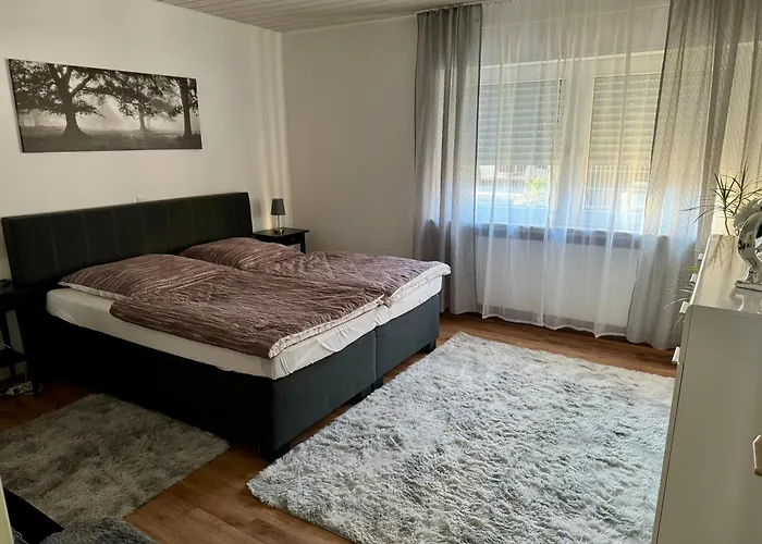 Kurstadt Apartment Moderne 2 Zimmer -Balkon-Parkplatz-Flexibler Check-In 24H