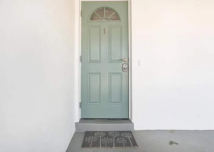 2 Bedroom 2 Bathroom Apartment In Cape Coral Yacht Club Area