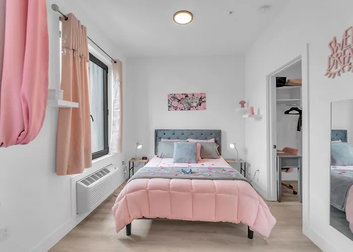 Pink Heaven Indoor Pool, Free Parking, Near Nyc