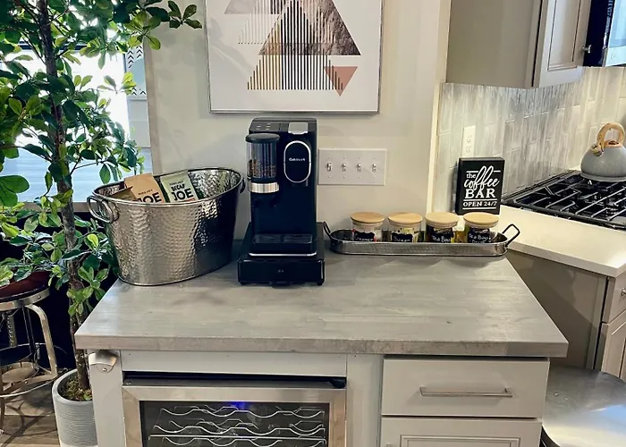 Modern Fully Renovated Suite & Loft In Downtown Trenton