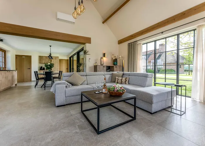 Hoeve Den Akker: Luxe Vakantiewoningen met Alpaca's nabij Brugge